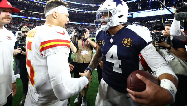 Top 10 QB salaries, including Cowboys Dak Prescott, after Mahomes deal