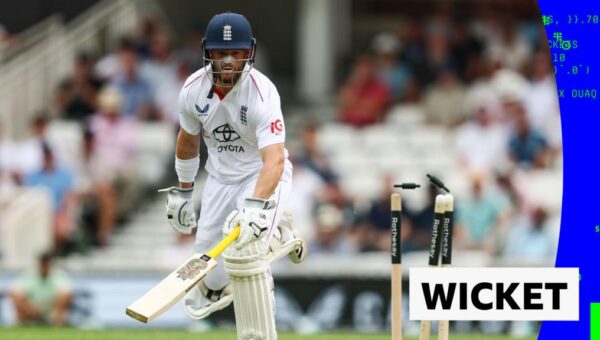 ‘He was playing so well’ – Duckett run out as NZ make breakthrough