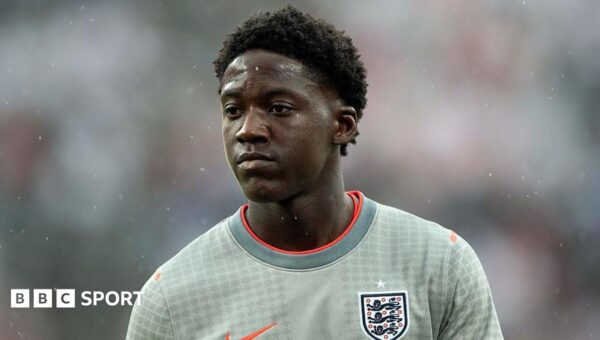 Pick Mainoo over Anderson against DR Congo – Rooney
