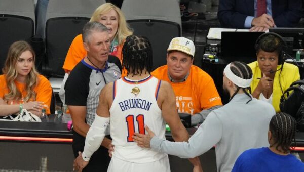 Why NBA is investigating Jalen Brunson vs. Spurs fans after 'profane' courtside incident