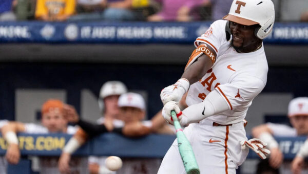 LIVE COVERAGE: Texas baseball hosts Oregon in NCAA Super Regional