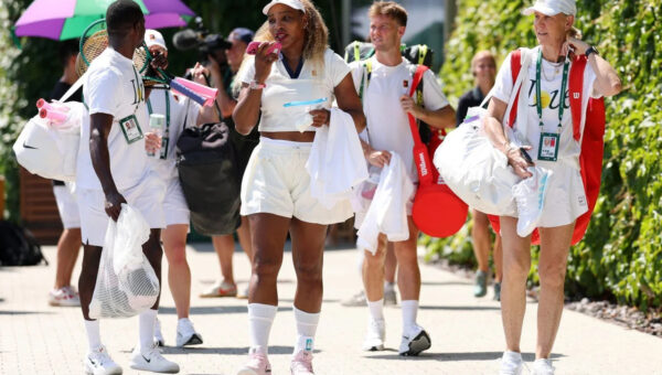 What time is Serena Williams playing at Wimbledon today?