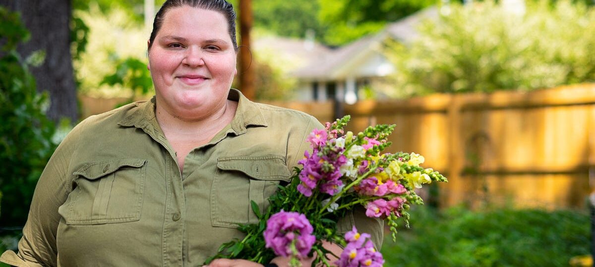 I asked strangers to let me grow flowers in their yards, and 40 people said yes. I turned their kindness into a business.