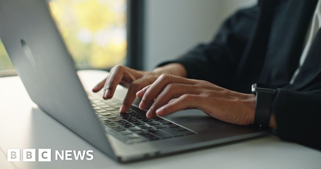 MI5 warns Chinese spies using job websites to target government staff