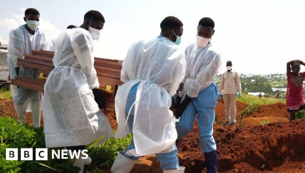 ‘I buried my parents one day after the other’ – Ebola mourners learn how to grieve safely