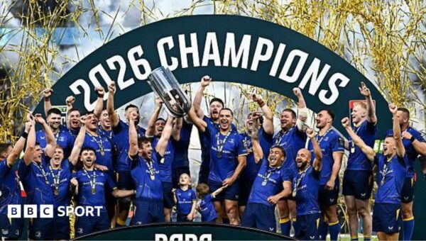 Five-try Leinster rout Bulls to retain URC title