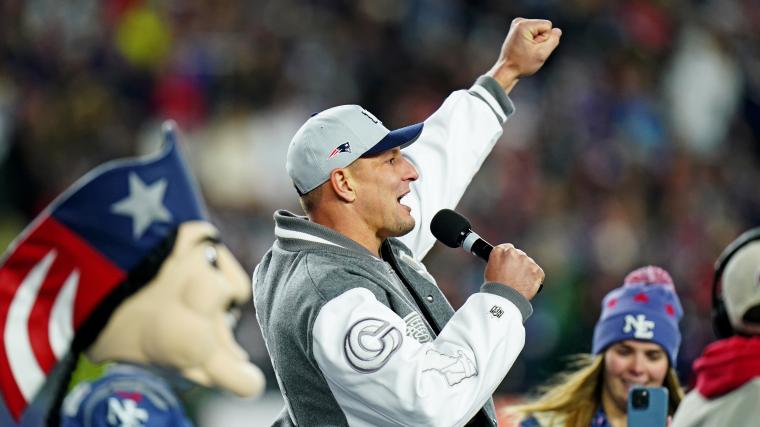Rob Gronkowski Weighs In On Josh McDaniels A.J. Brown Comparision