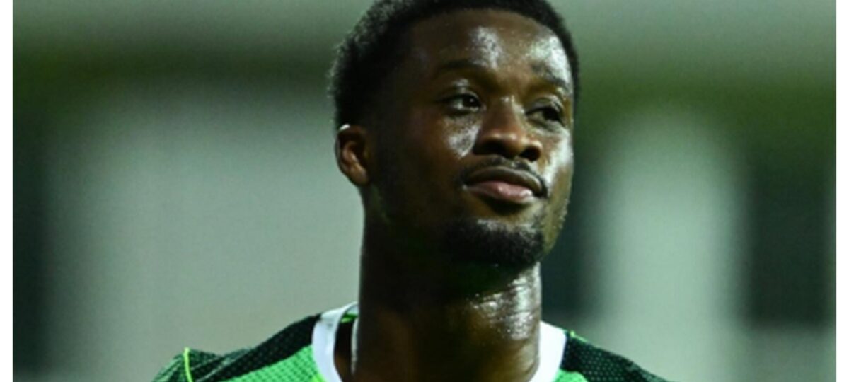 Transfer: Bayer Leverkusen step up Fernandez chase