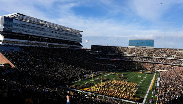 3-star defensive back Jonathan Harris commits to Iowa football