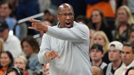 Knicks' composure, 'connectivity' instilled by Mike Brown crucial to Game 2 survival of Spurs