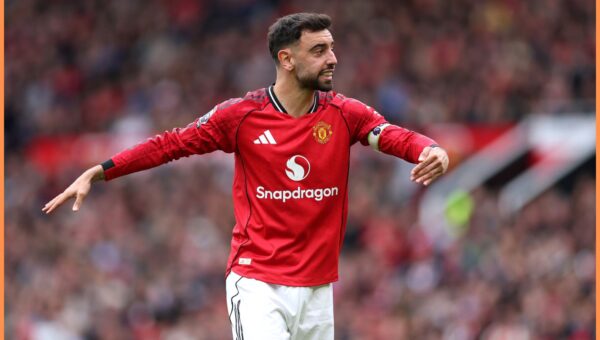 Man United make Bruno Fernandes decision by shelving contract talks