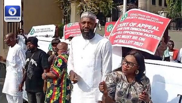 [VIDEO] ADC Crisis: David Mark-Led Group Protests At Abuja Federal High Court