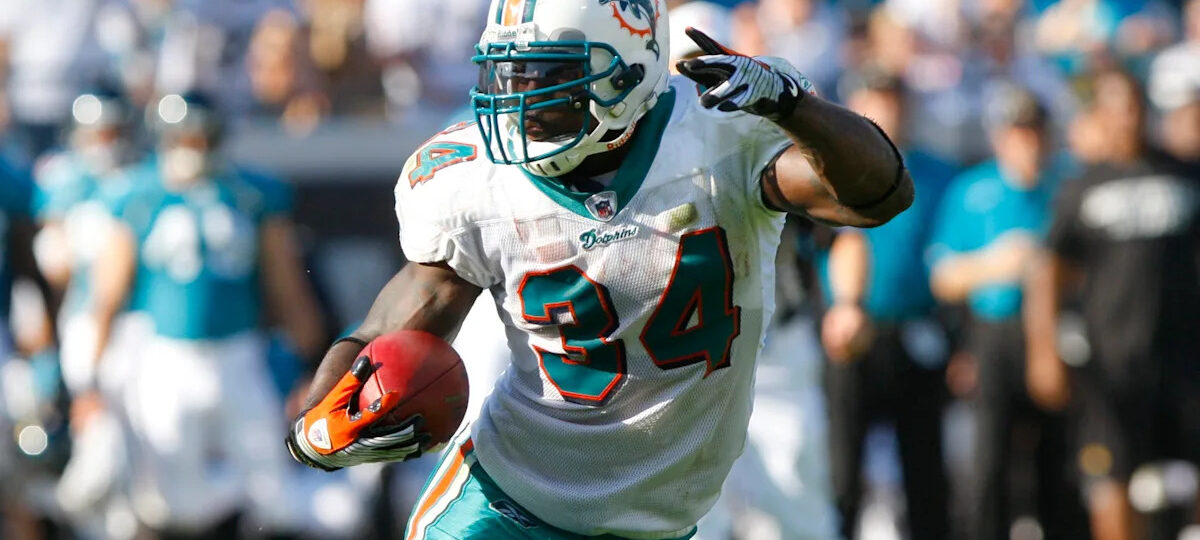 NFL legend "dreamt" about being apart of the Browns' Dawg Pound