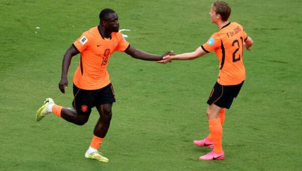 Dutch march into World Cup knockouts as group winners