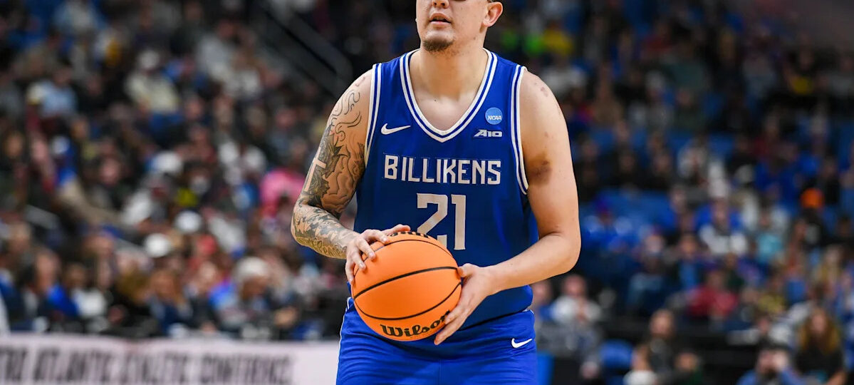 Robbie Avila reportedly agrees to Exhibit 10 deal with Lakers after going undrafted