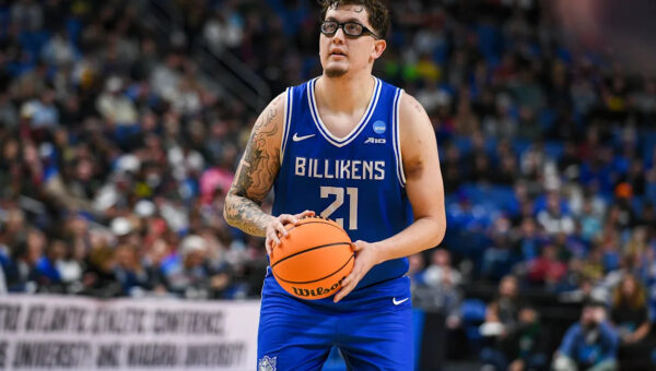 Robbie Avila reportedly agrees to Exhibit 10 deal with Lakers after going undrafted