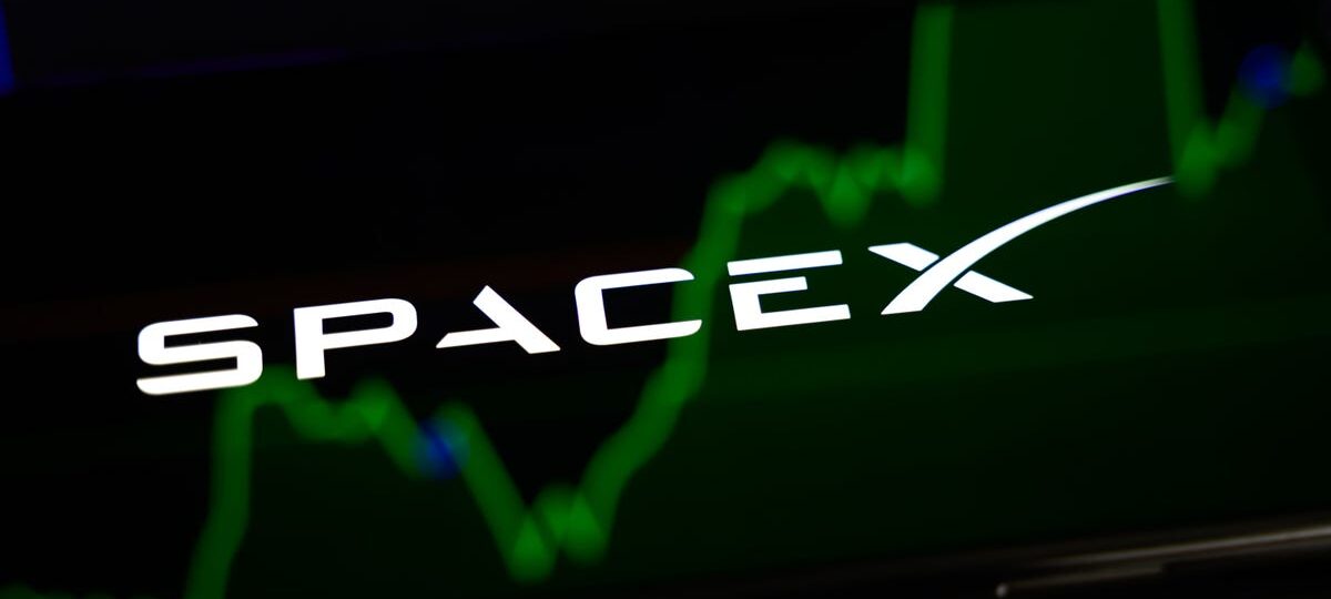 SpaceX wants to raise $75 billion for a record-setting IPO