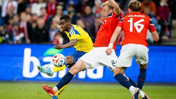 Watch: Alexander Isak scores ridiculous solo goal for Sweden vs Norway