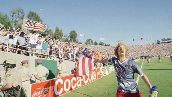 'Enjoy the moment.' Americans who played in 1994 World Cup on home soil offer advice