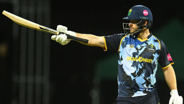 Glamorgan beat Somerset with last-ball boundary
