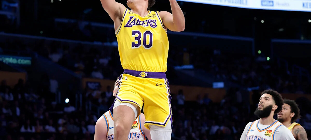 Lakers have reportedly given Chris Mañon a two-way qualifying offer