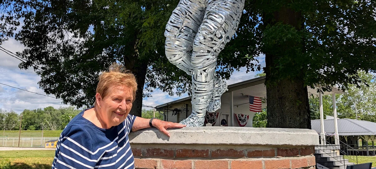 ‘He’s come back home.’ Browns legend Vince Costello honored with new statue in Magnolia