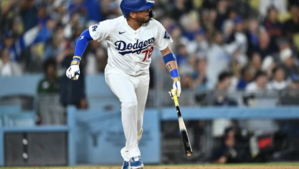 Miguel Rojas' pinch-hit home run in the 7th lifts the Dodgers to a 4-3 victory over the Rays