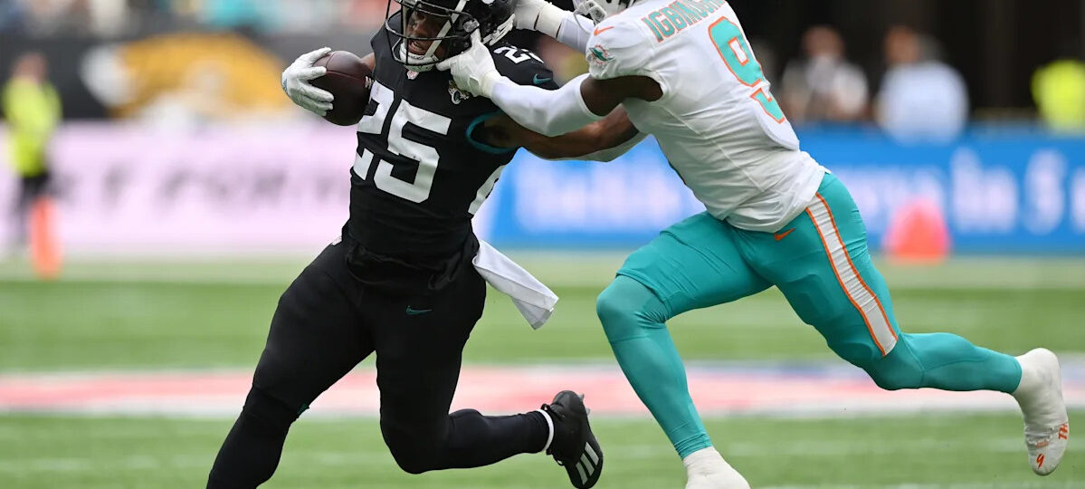 Rockford native James Robinson finds his way back into football
