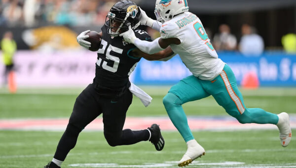 Rockford native James Robinson finds his way back into football
