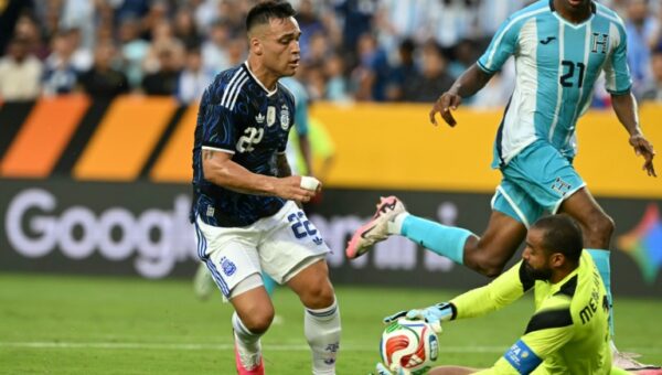 Argentina stroll to pre-World Cup win over Honduras