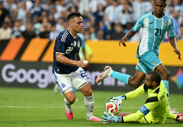 Argentina stroll to pre-World Cup win over Honduras