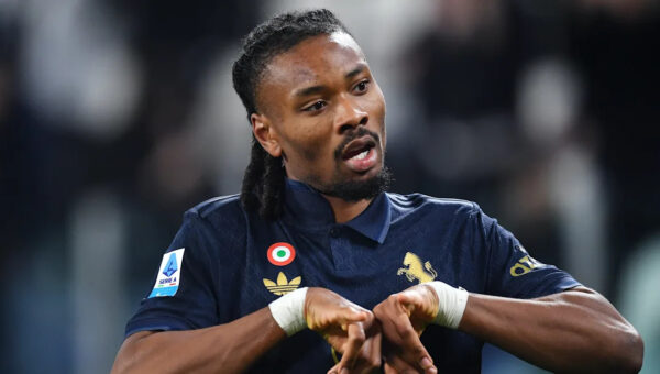 25 year old Juventus midfielder linked with PSG move by Italian media