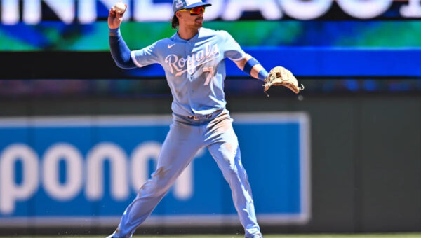 Rally Royals: 9th inning comeback pushes Royals past Twins