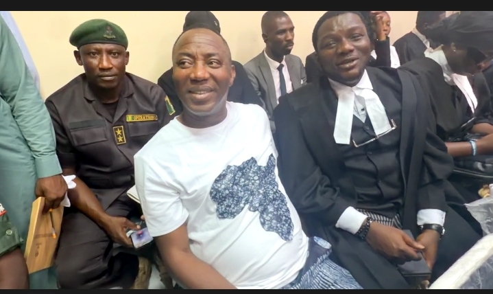 Sowore arrives court from Kuje prison