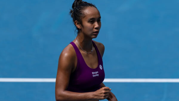 Leylah Fernandez debuts two-toned Lululemon kit for grass season