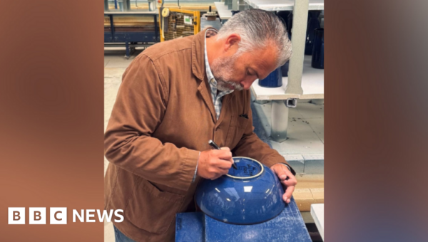 Final piece of ‘iconic’ Denby Pottery signed