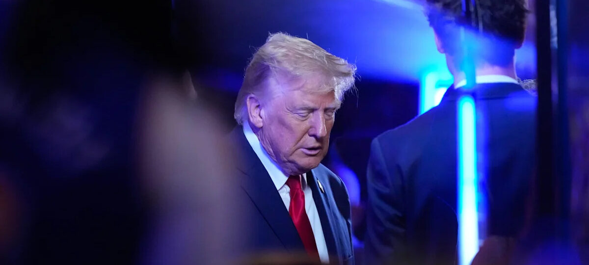Trump Watches Knicks Lose for First Time in 46 days, Team’s Winning Streak Ends at 13