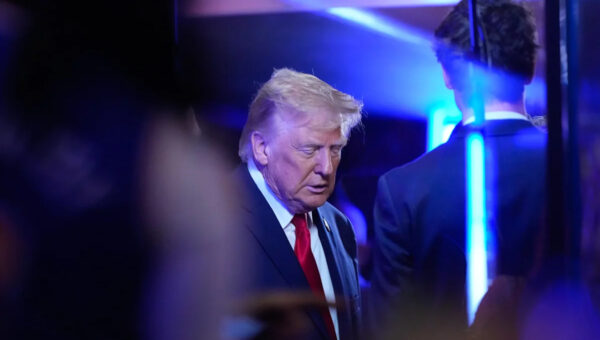 Trump Watches Knicks Lose for First Time in 46 days, Team’s Winning Streak Ends at 13