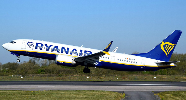 UK Probes Ryanair Over Fees For Parents To Sit With Children