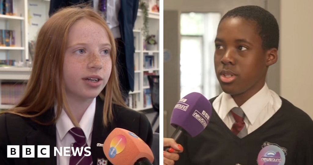 'Positive' or 'unnecessary'? - UK teens on social media ban