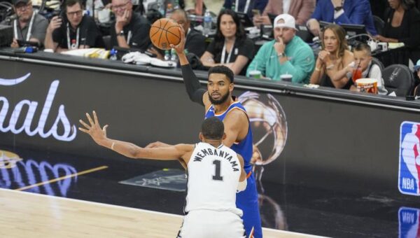 Karl-Anthony Towns dominates first half, Leaving Wembanyama “Flustered,” says Barkley