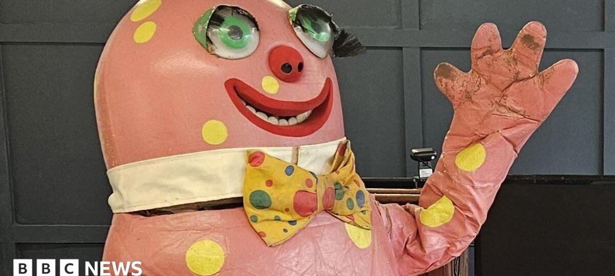 Mr Blobby costume sells for £8,500 at auction