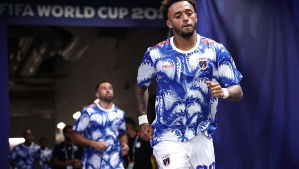 Cape Verde star Ryan Mendes shown teammate Vozinha’s new social media following on live TV, it’s brilliant