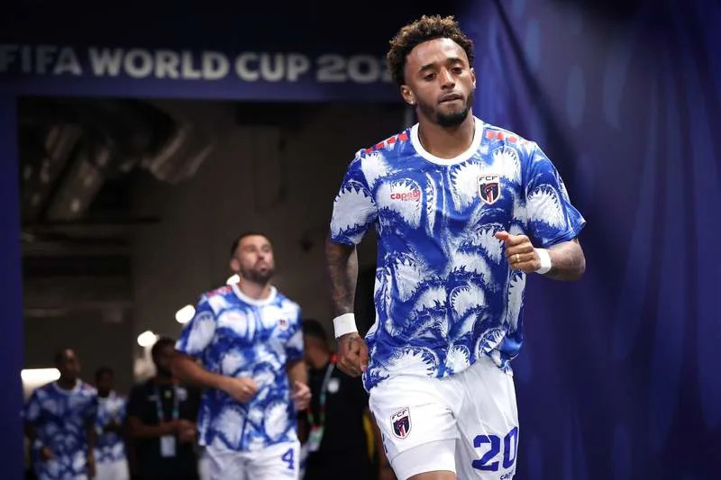 Cape Verde star Ryan Mendes shown teammate Vozinha’s new social media following on live TV, it’s brilliant