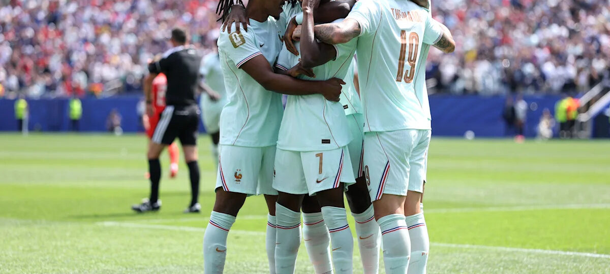 FC Breakfast: latest World Cup predictions , lost phone