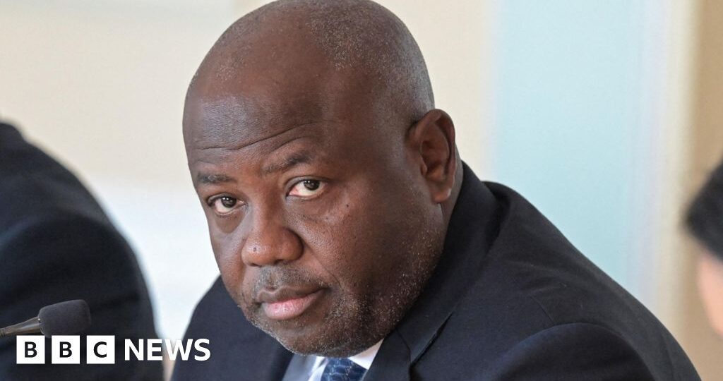 Equatorial Guinea government resigns after failing to meet targets