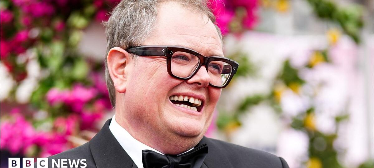 Alan Carr doesn’t want them, do you? Contents of comedian’s castle to be sold