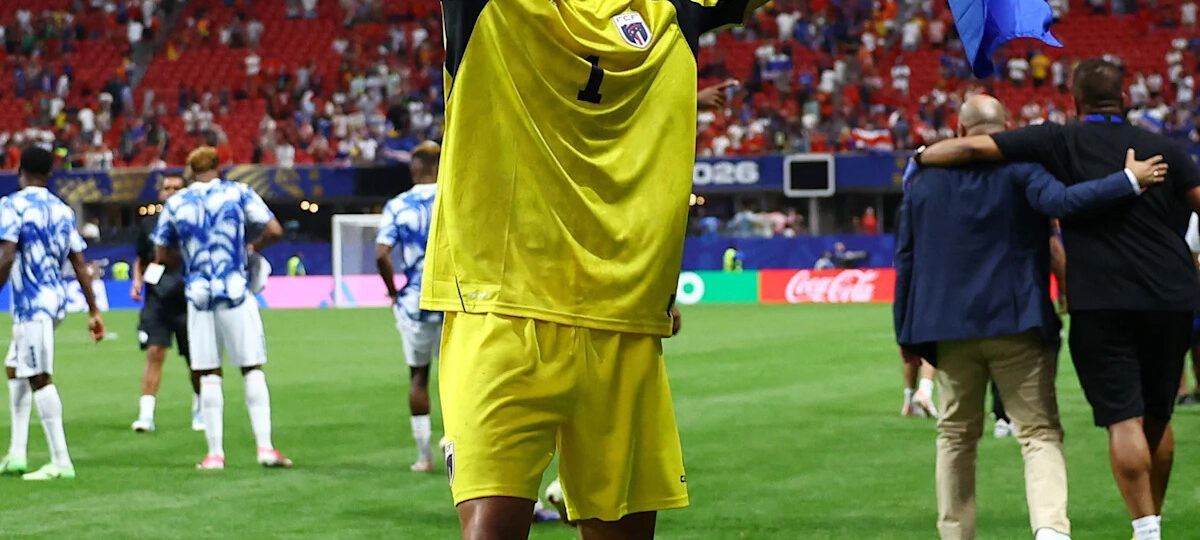 Mother of Cape Verde goalie will secure visa, Hakeem Jeffries says