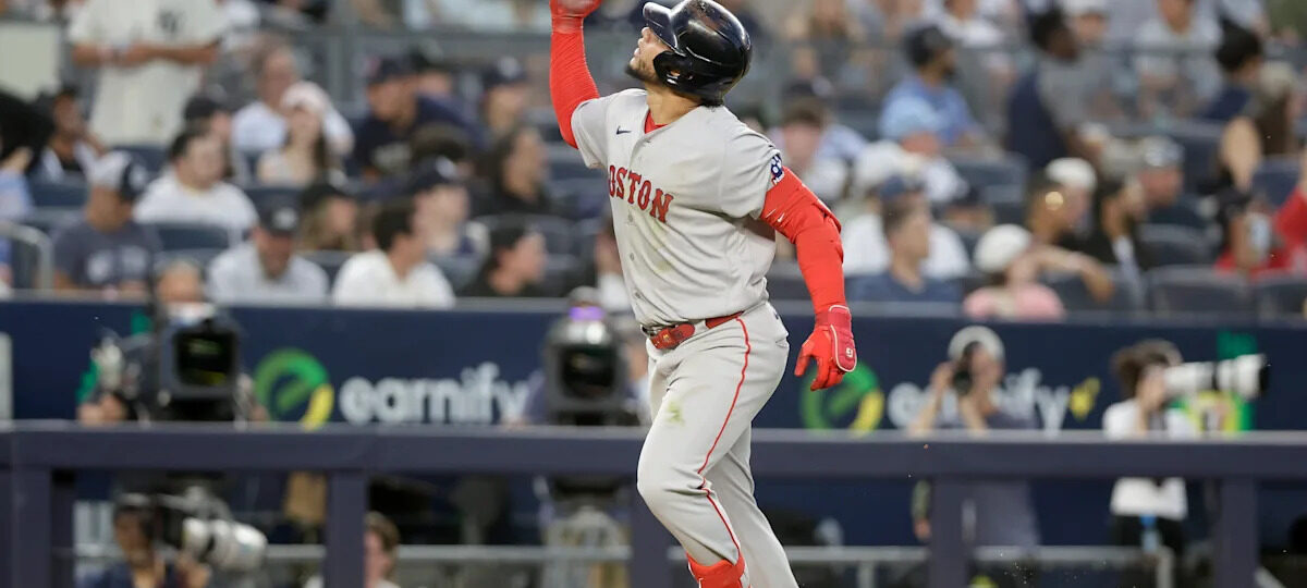 In first game for Red Sox at Yankee Stadium, Willson Contreras' 2-run homer makes difference in 5-3 win