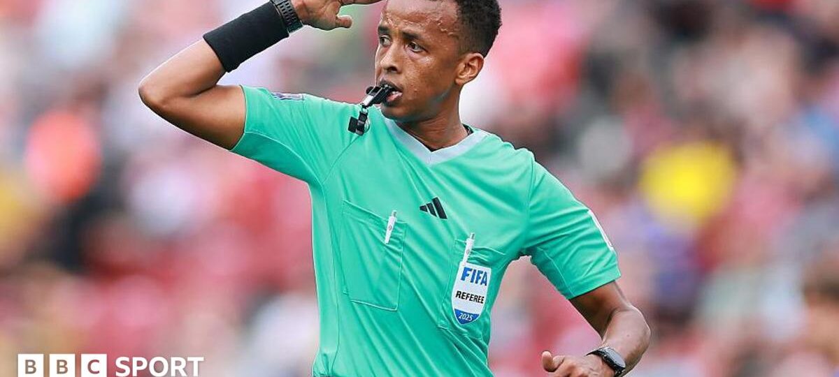 I have right papers and visa - barred referee Artan